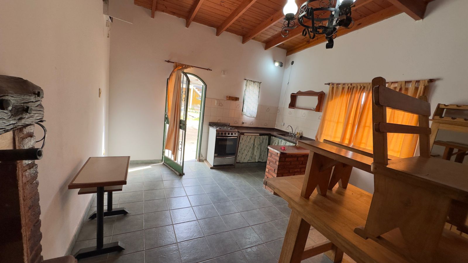 ALQUILER CASA CON PILETA